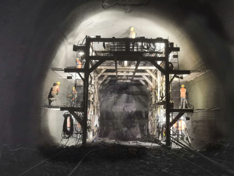 杭溫鐵路二期項(xiàng)目金華浦江段金臺(tái)尖隧道2號(hào)斜井順利掘進(jìn)至正洞(圖2) 杭溫鐵路二期項(xiàng)目金華浦江段金臺(tái)尖隧道2號(hào)斜井順利掘進(jìn)至正洞(圖2)