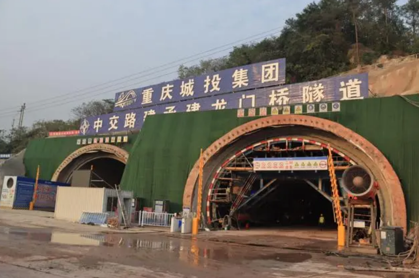江長(zhǎng)項(xiàng)目晏家隧道龍門橋隧道進(jìn)入二襯施工階段(圖1) 江長(zhǎng)項(xiàng)目晏家隧道龍門橋隧道進(jìn)入二襯施工階段(圖1)